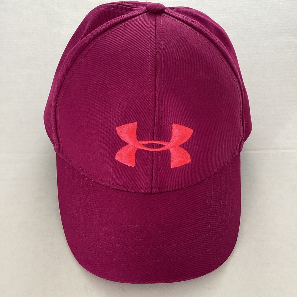Women’s Under Armour Magenta Adjustable Fitted Hat Size OSFA